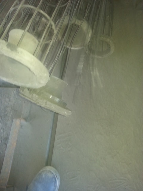 有客戶咨詢問除塵布袋更換了需要更換除塵器骨架嗎？